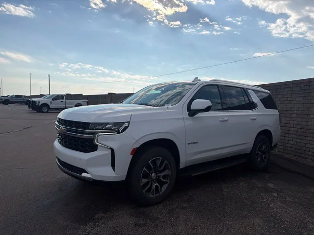 Used 2023 SUMMIT WHITE Chevrolet LS image 3