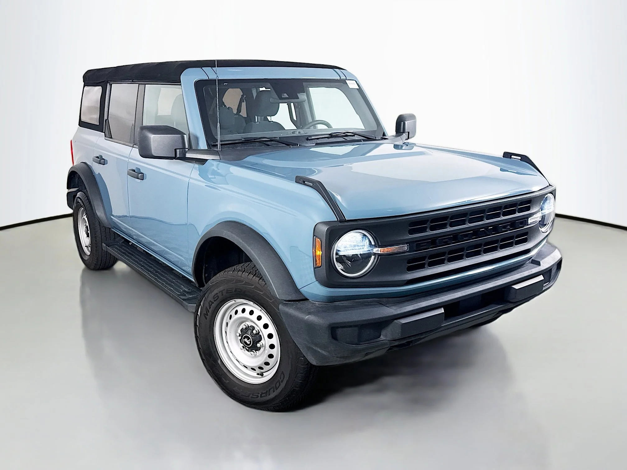 2023 Ford Bronco Base 4x4's photo