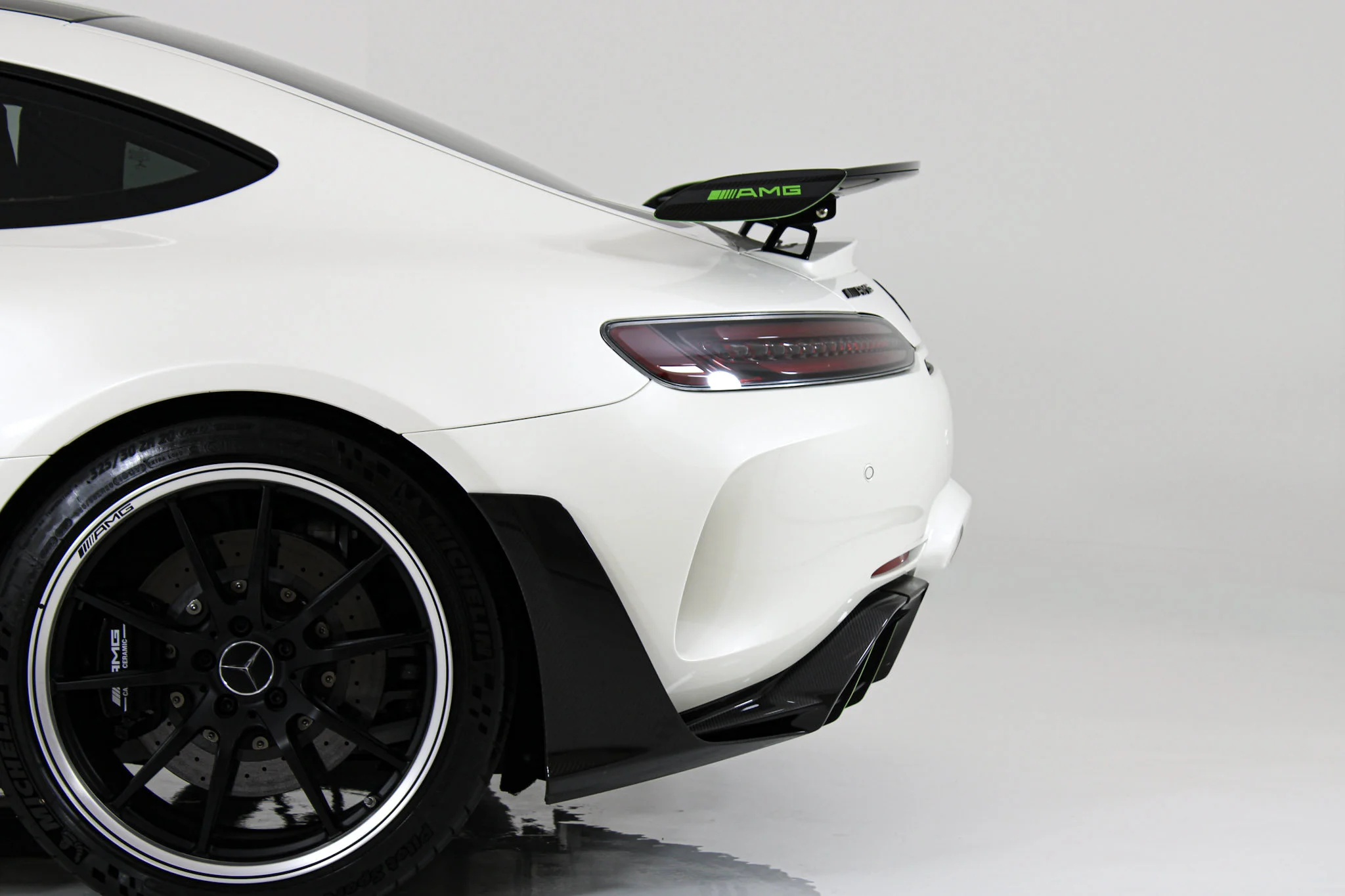 Used 2020 White Mercedes-Benz R PRO image 33