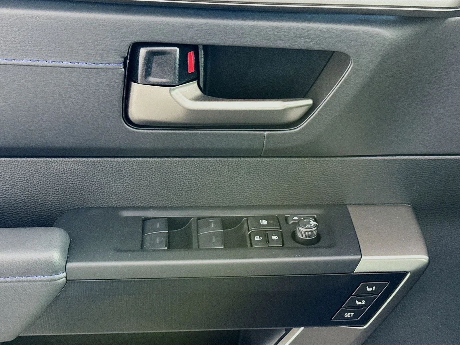 2026 Toyota Tundra Platinum - Photo 13