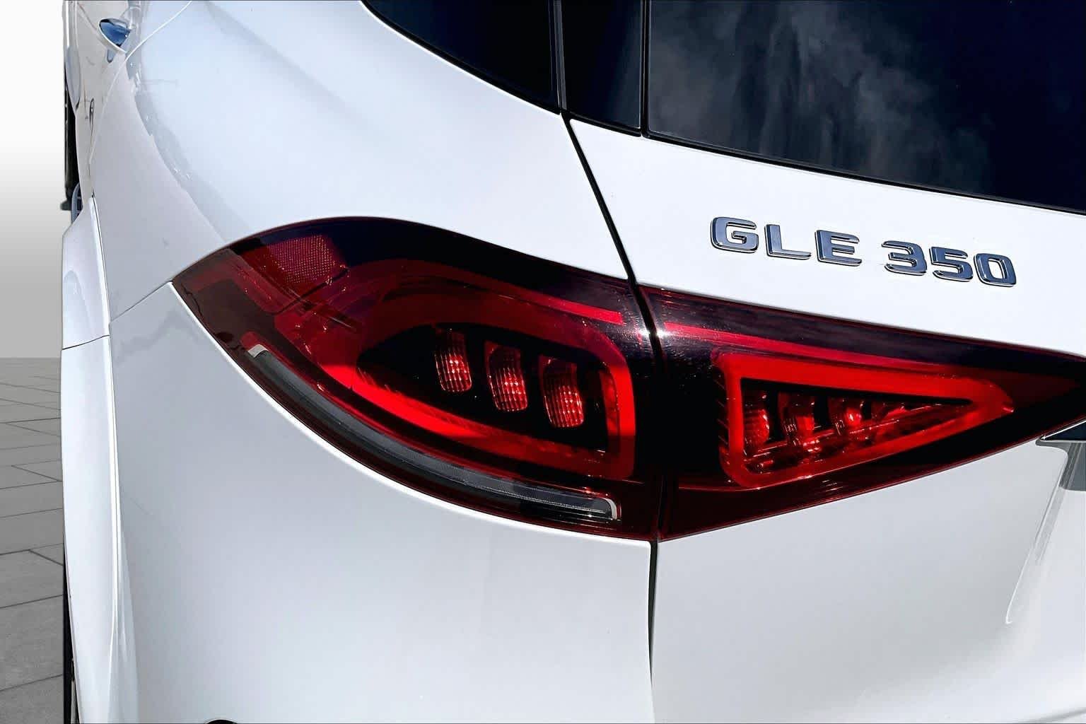 Used 2021 Polar White Mercedes-Benz GLE 350 image 27
