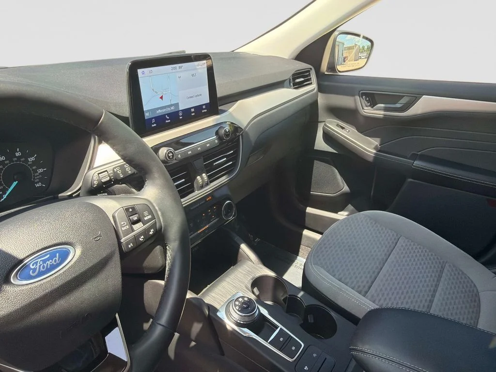 Used 2022 Agate Black Metallic Ford SE image 26