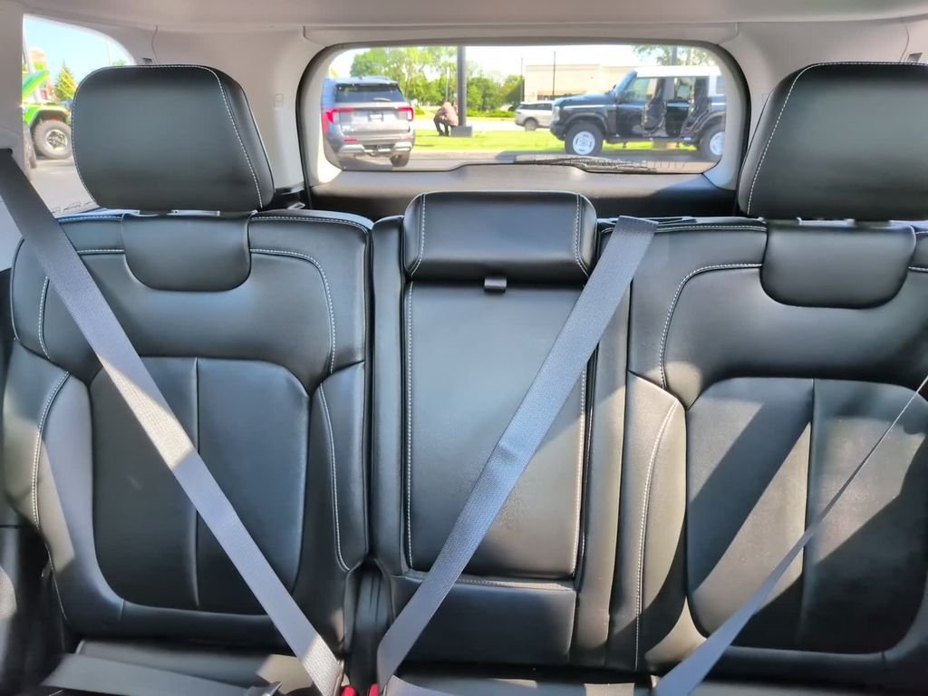 Certified Used 2022 White Jeep Limited image 27