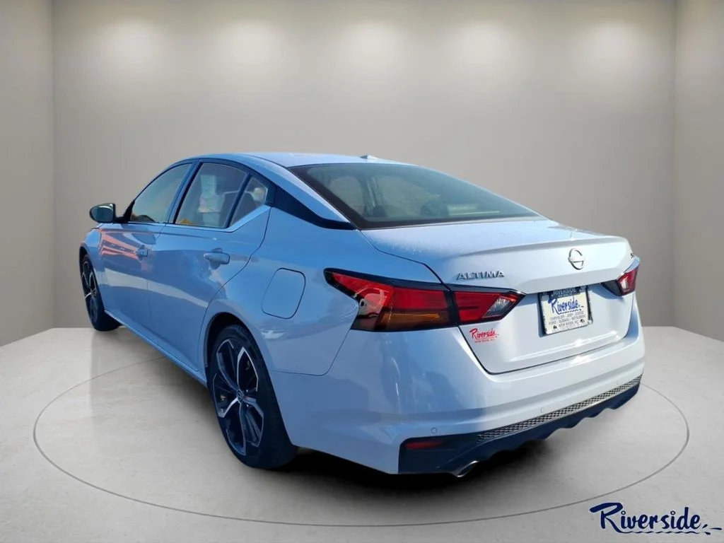 Used 2024 Gray Nissan 2.5 SR image 4