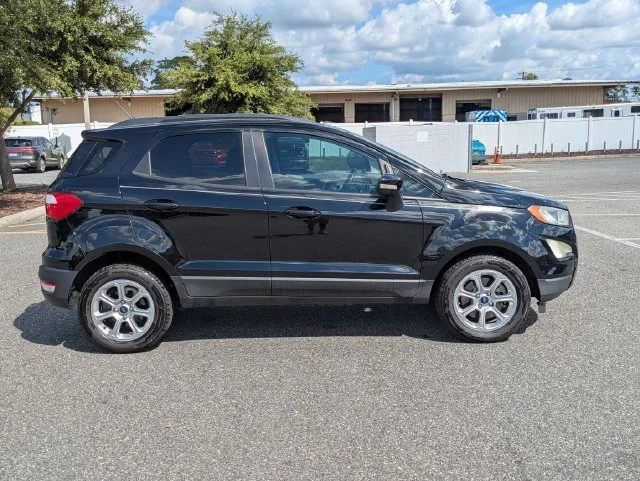 Used 2020 Shadow Black Ford SE image 2
