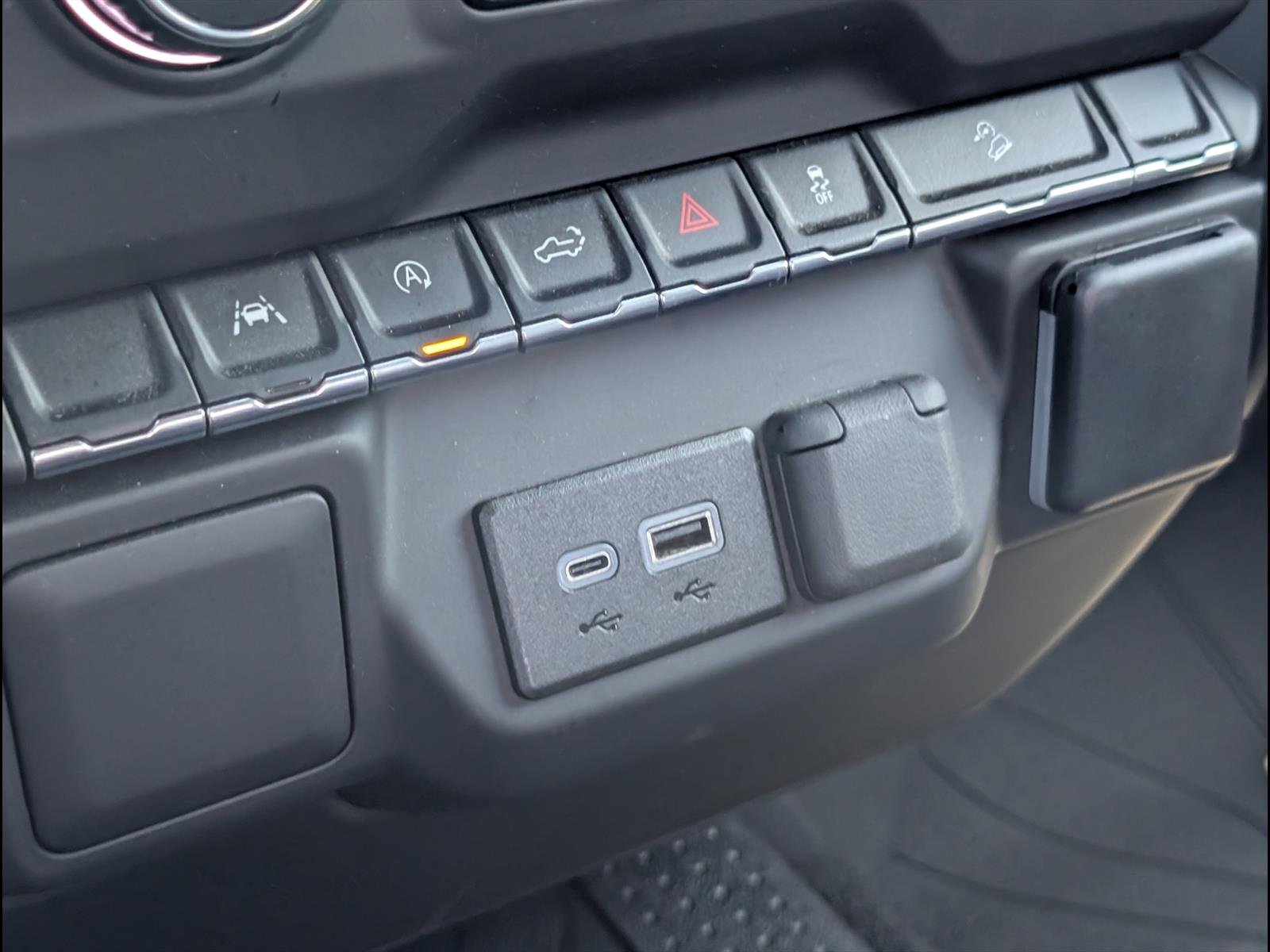 2023 Chevrolet Silverado 1500 Custom - Photo 17