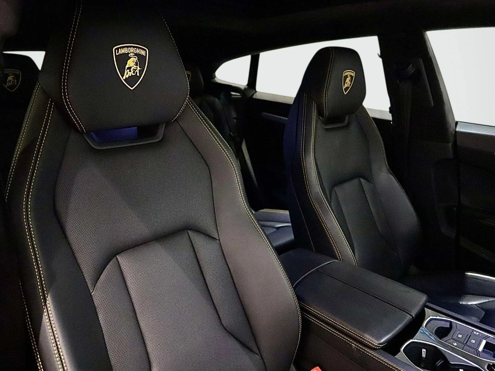 Used 2020 Blu Eleos Metallic Lamborghini  image 18