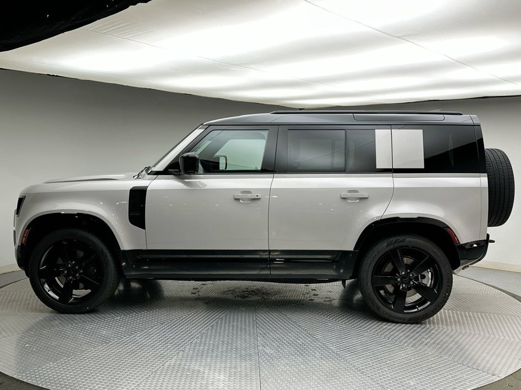 New 2026 Borasco Grey Land Rover X-Dynamic SE image 2