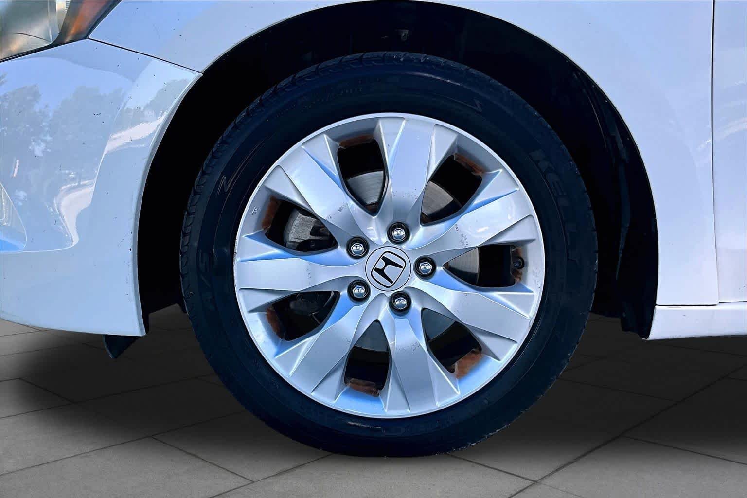 Used 2010 Taffeta White Honda EX-L image 10