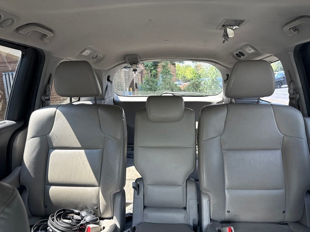 Used 2015 Obsidian Blue Pearl Honda Touring Elite image 13