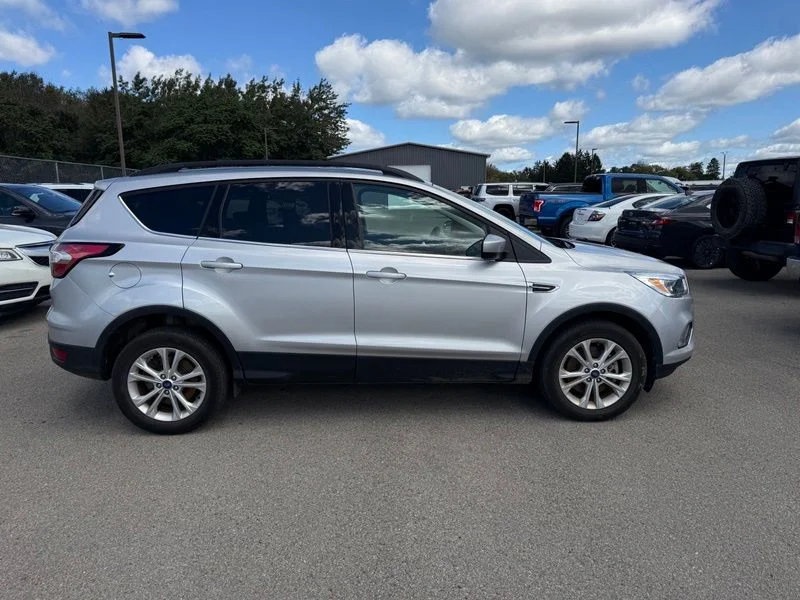 Used 2018 Silver Ford SE image 15