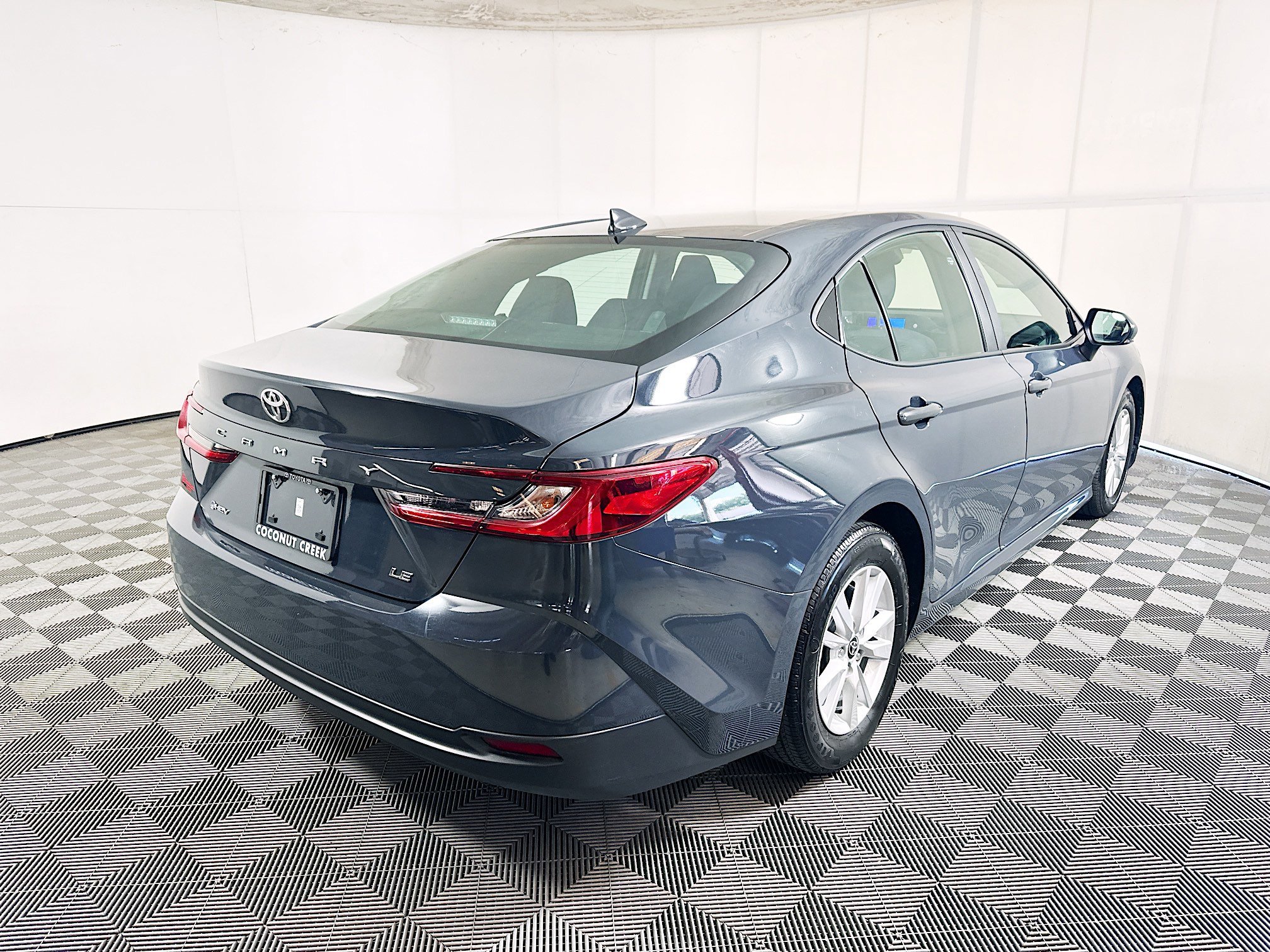 Used 2025 Underground Toyota LE image 3