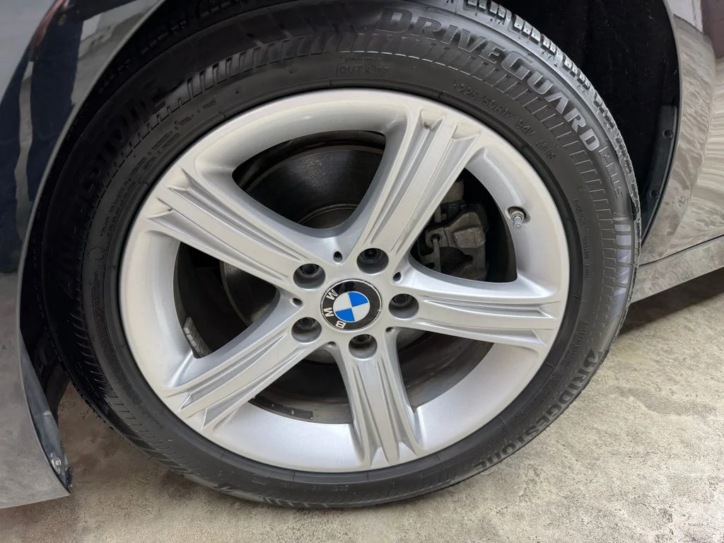 Used 2015 Black BMW 320i xDrive image 30