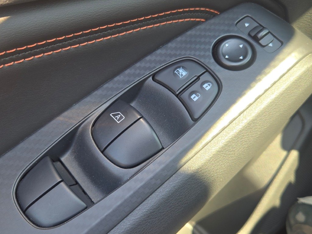 Used 2022 Black Nissan 2.5 SR image 25