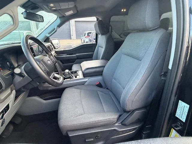 Used 2025 Black Metallic Ford XLT image 39