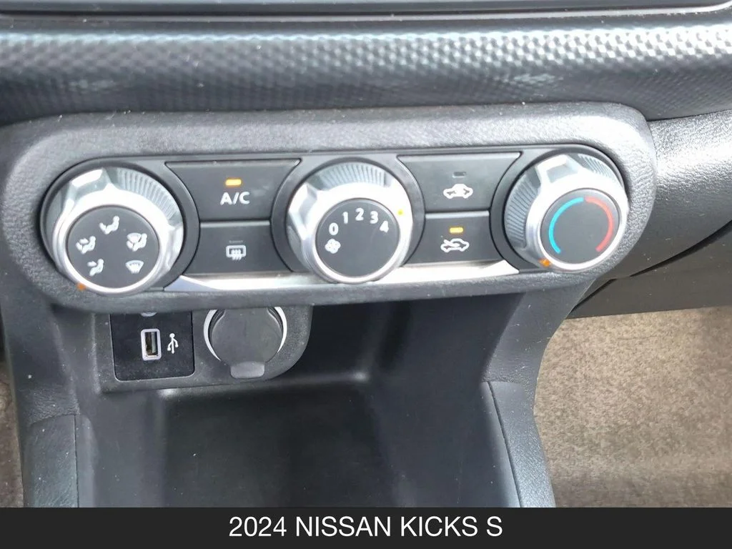 Used 2024 White Nissan S image 22