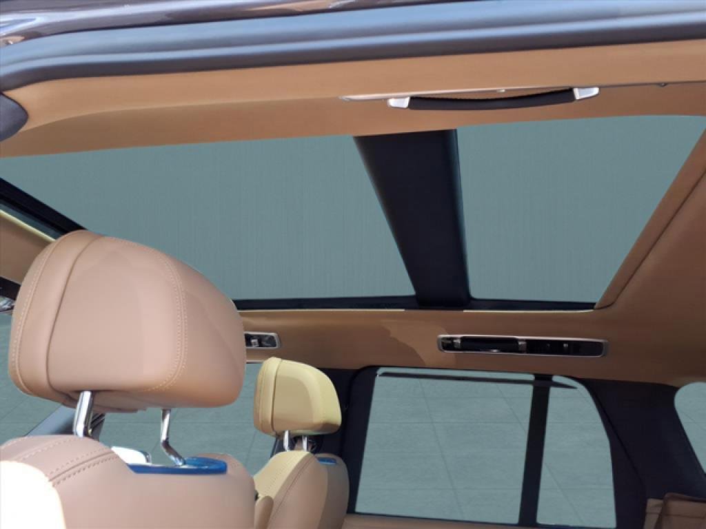 New 2026 Charente Grey LAND ROVER SE image 5