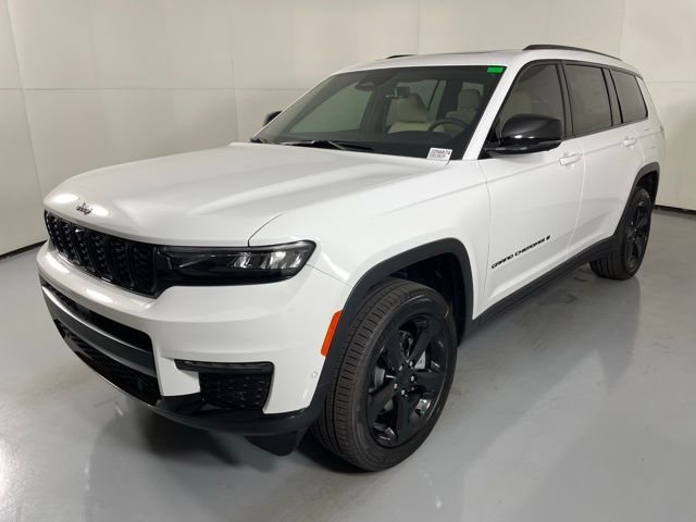 New 2025 Bright White Clear-Coat Exterior Paint Jeep Limited image 4