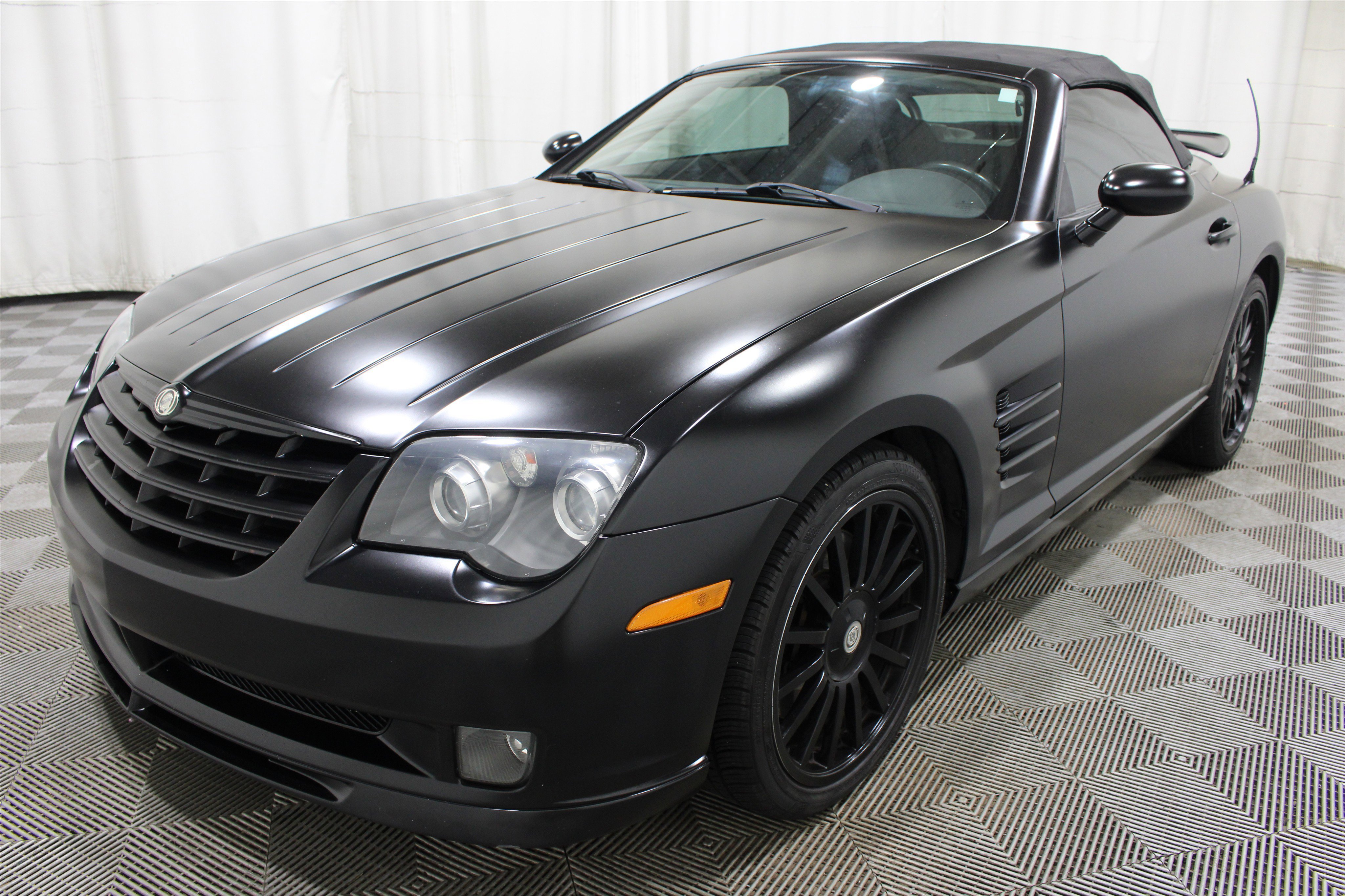 Used 2005 Black Chrysler SRT6 image 25