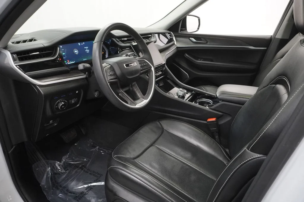 Used 2022 White Jeep 4xe image 20