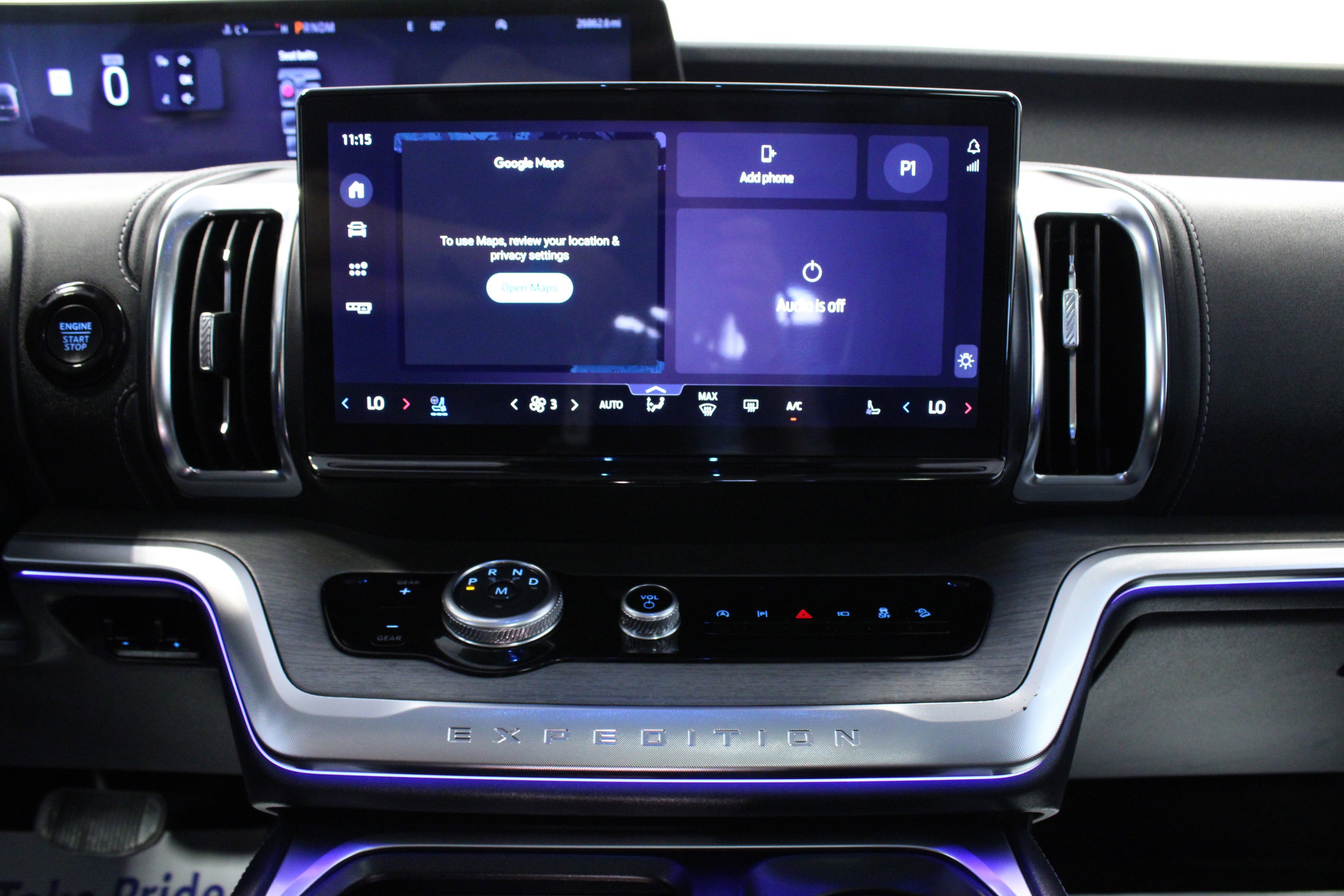 Used 2025 Black Metallic Ford Platinum image 23