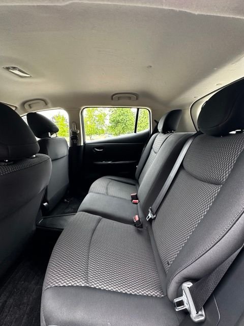 Used 2017 Brilliant Silver Nissan S image 15