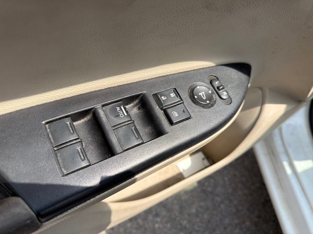 Used 2015  Honda LX image 16