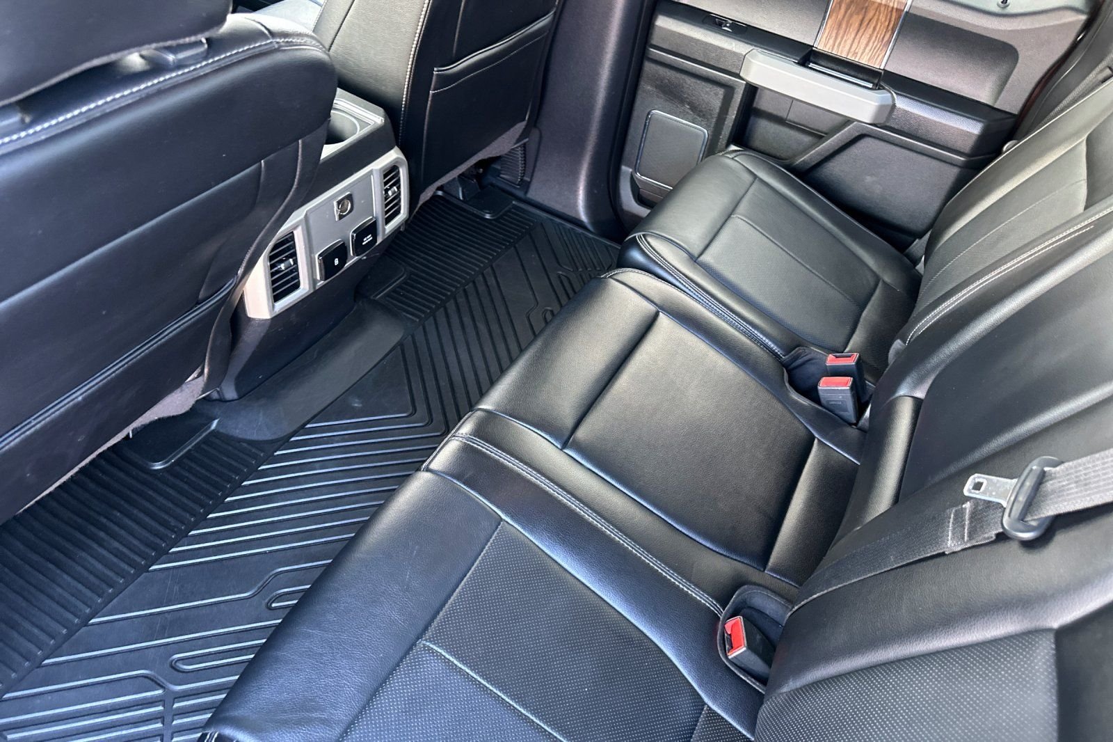 2020 Ford F-150 Lariat - Photo 12