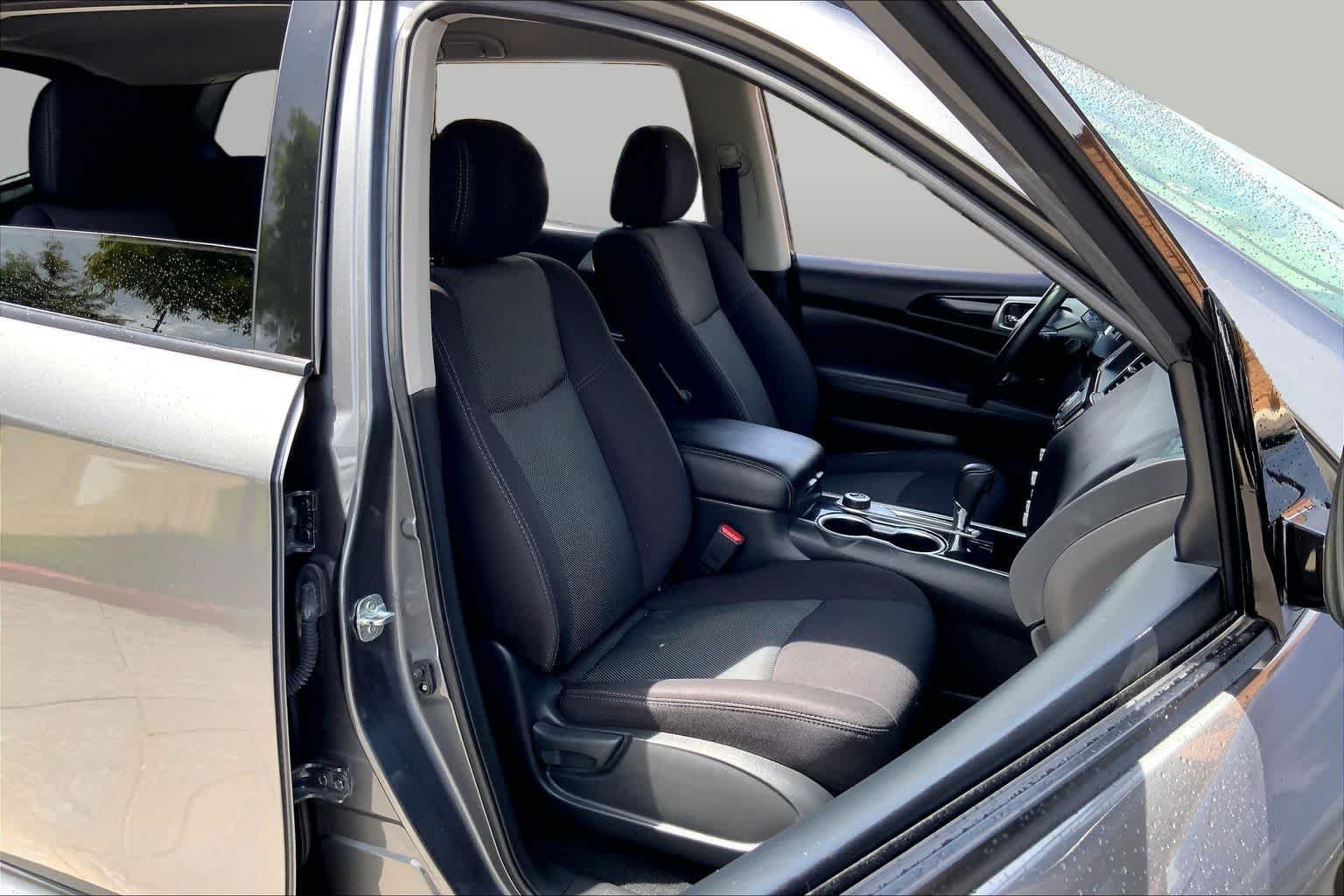 Used 2020 Gun Metallic Nissan SV image 8
