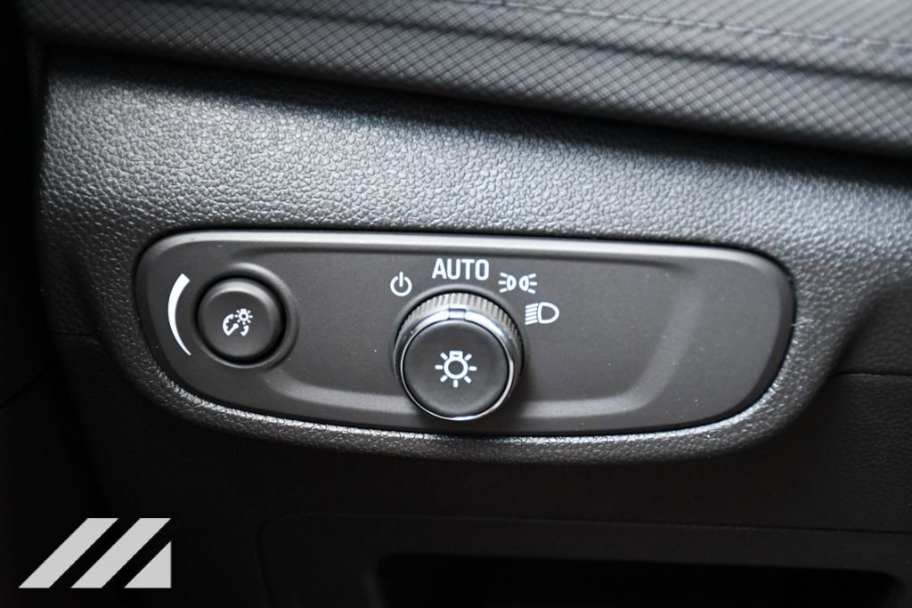 New 2026 Summit White Chevrolet LT image 15