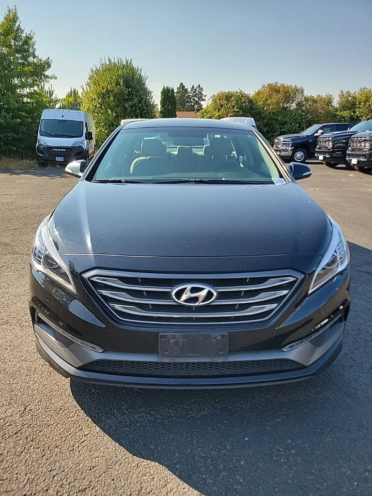 Used 2015 Phantom Black Hyundai Sport image 8