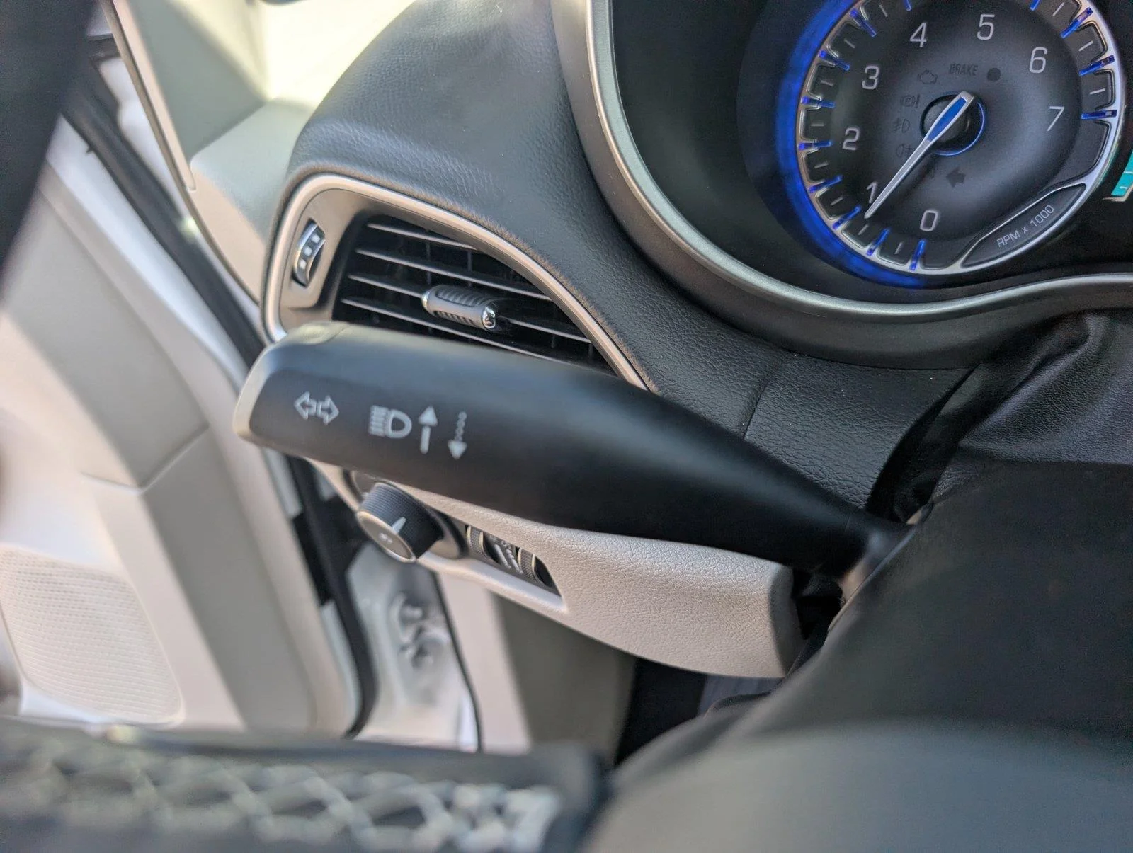 Used 2024 Bright White Clearcoat Chrysler Touring L image 25