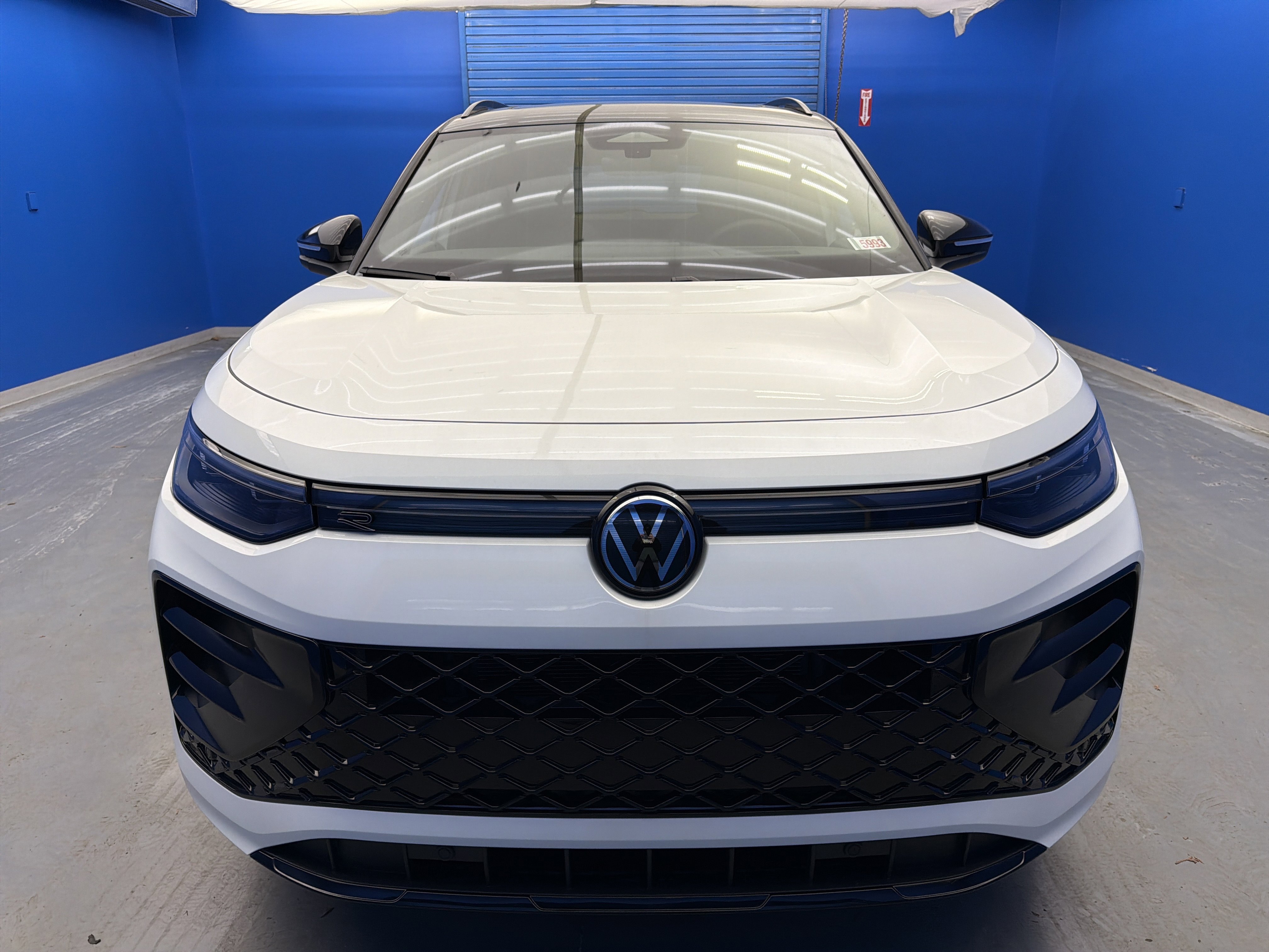 New 2026 Opal White w/Deep Black Roof Volkswagen SE R-Line Black image 3