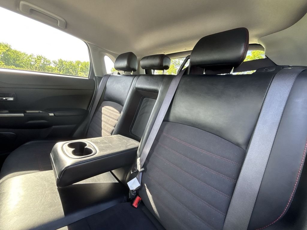 Used 2024 Mercury Gray Metallic Mitsubishi 2.0 SE image 26