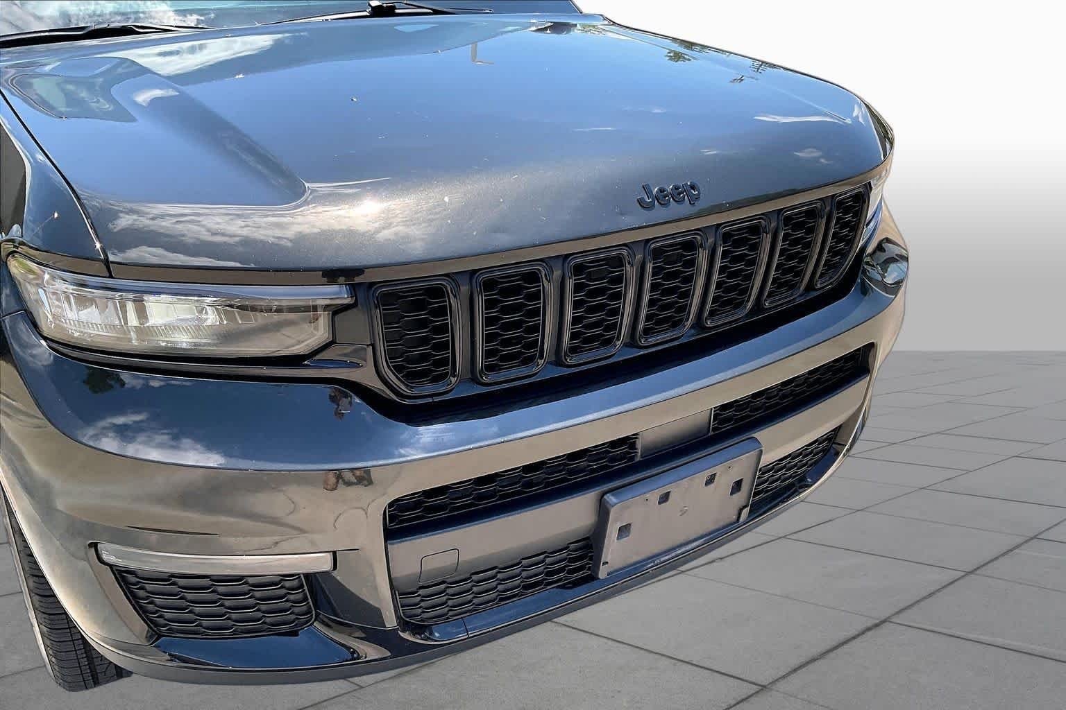 Used 2022 Rocky Mountain Pearlcoat Jeep Limited image 29
