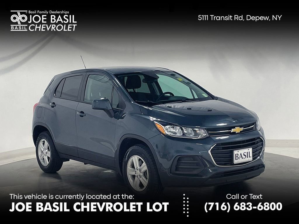 2022 Chevrolet Trax LS AWD's photo