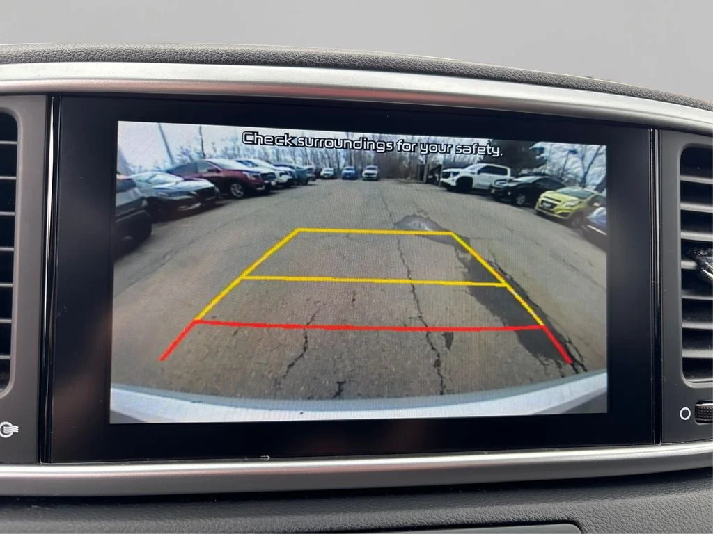 Used 2022 Silver Kia LX image 31