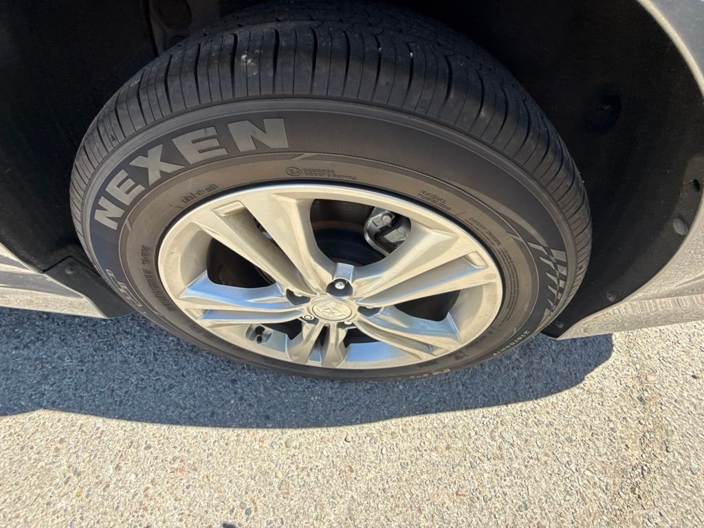 Used 2019 Gray Hyundai SEL image 8