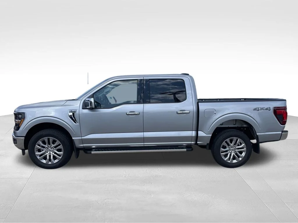 Used 2024 Silver Metallic Ford XLT image 30