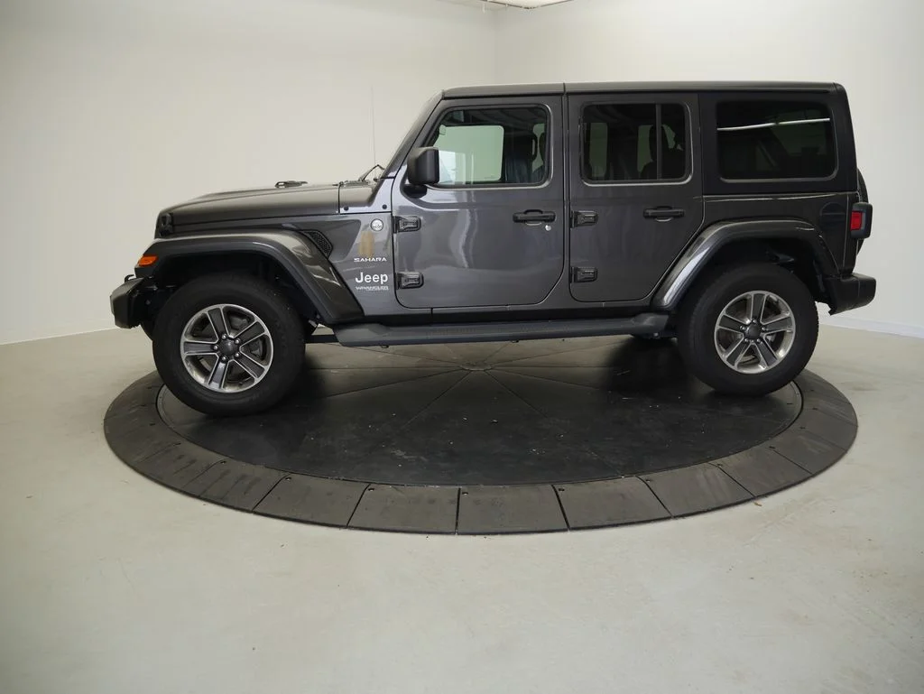 Used 2018 Crystal Metallic Jeep Unlimited Sahara image 2