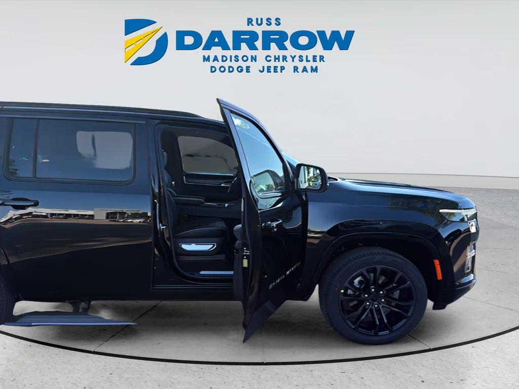 New 2026 High Gloss Black Exterior Paint Jeep Summit Reserve image 32