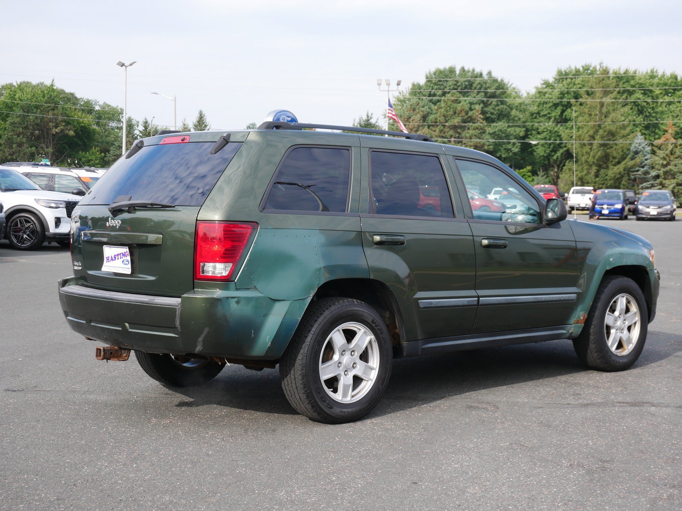 Used 2007 Jeep Green Metallic Jeep Laredo image 5