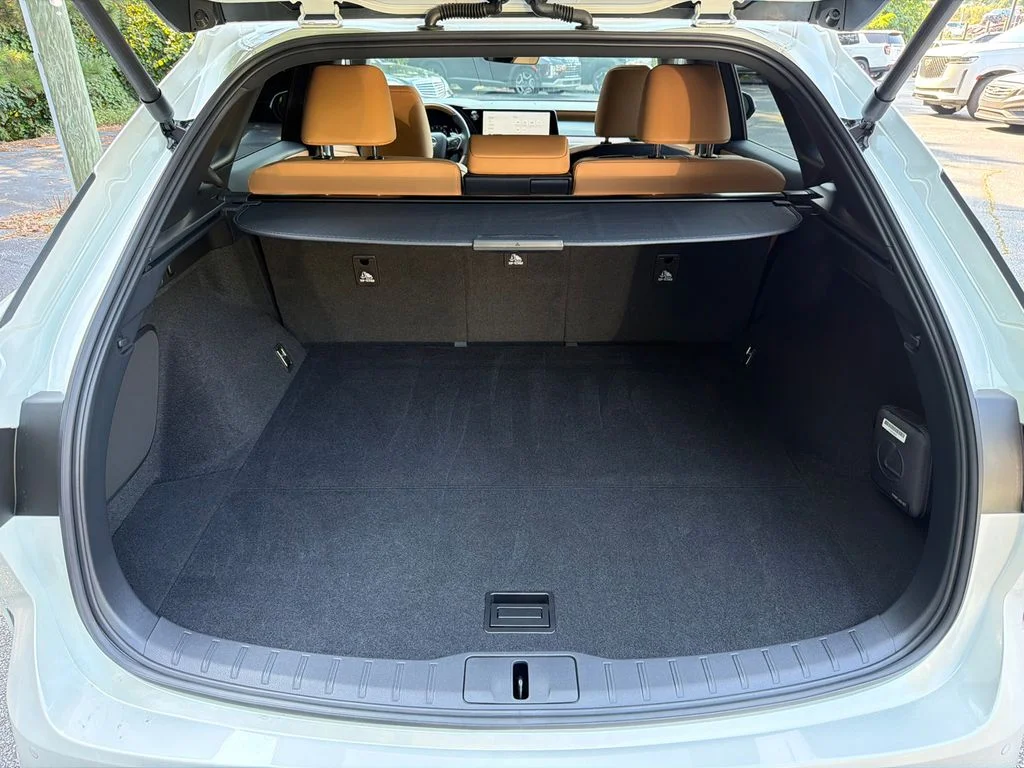Used 2023 White Lexus 350 Premium image 18