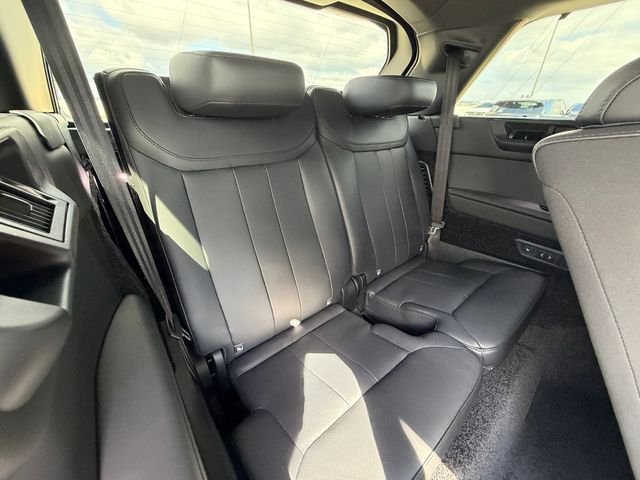 New 2026 Carpathian Grey Land Rover SE image 17