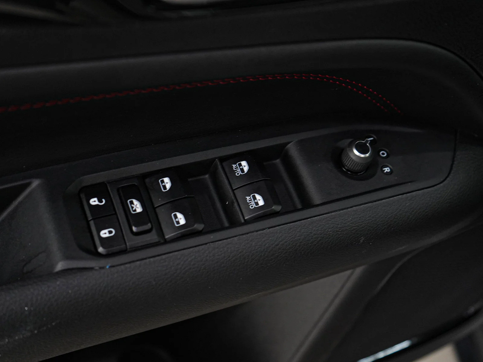2025 Jeep Compass Trailhawk - Photo 19