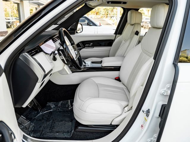 Used 2025 Fuji White Land Rover SE image 14