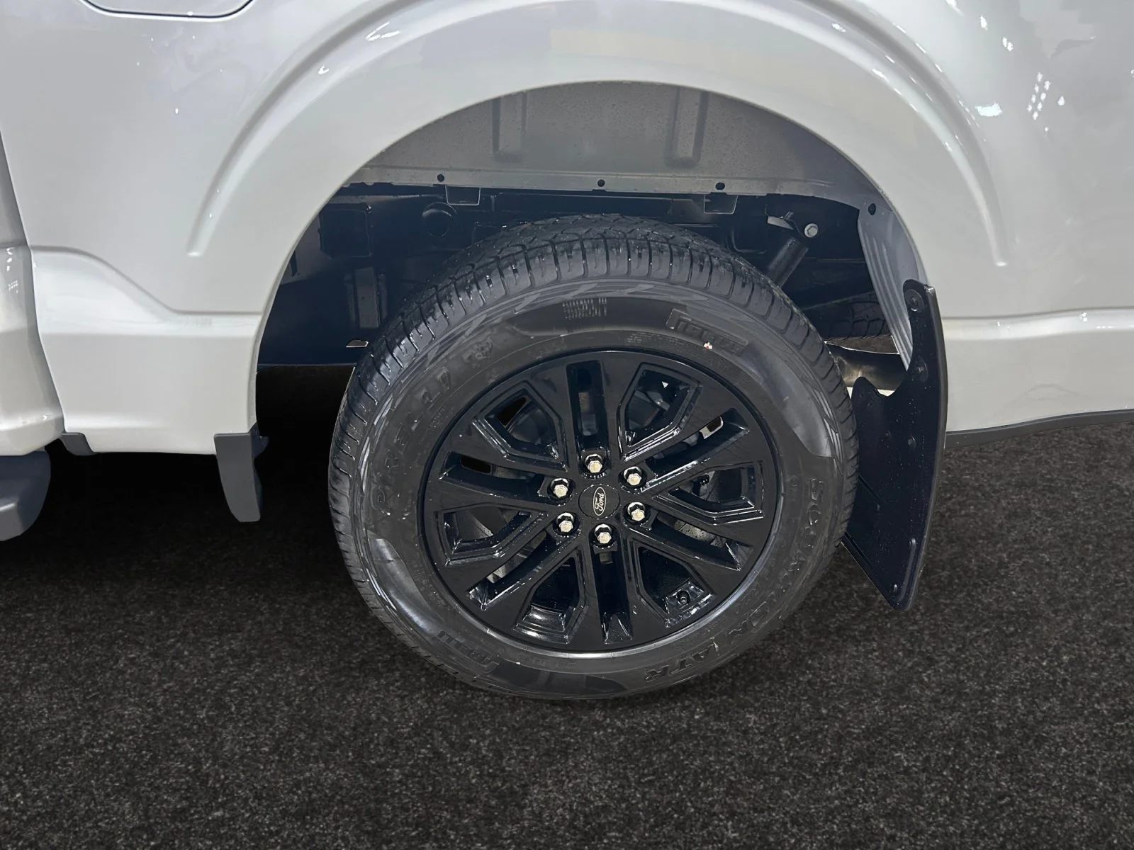 New 2026 Avalanche Ford XLT image 9