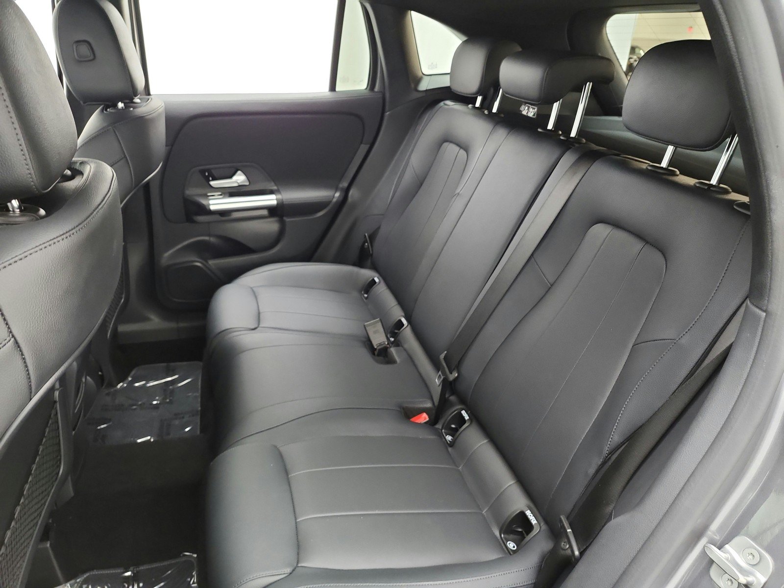 Used 2023 Mountain Grey Metallic Mercedes-Benz GLA 250 SUV image 13