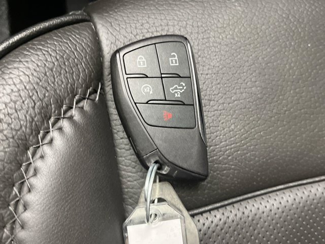 Used 2025 Summit White GMC Denali image 33