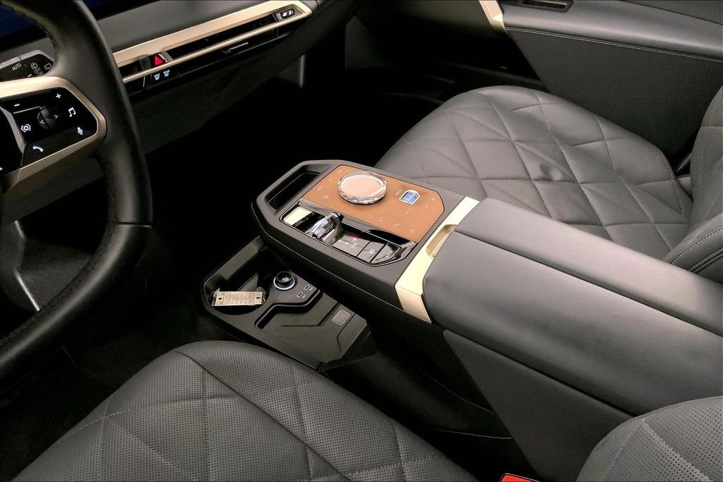 Used 2023 Storm Bay Metallic BMW M60 image 21